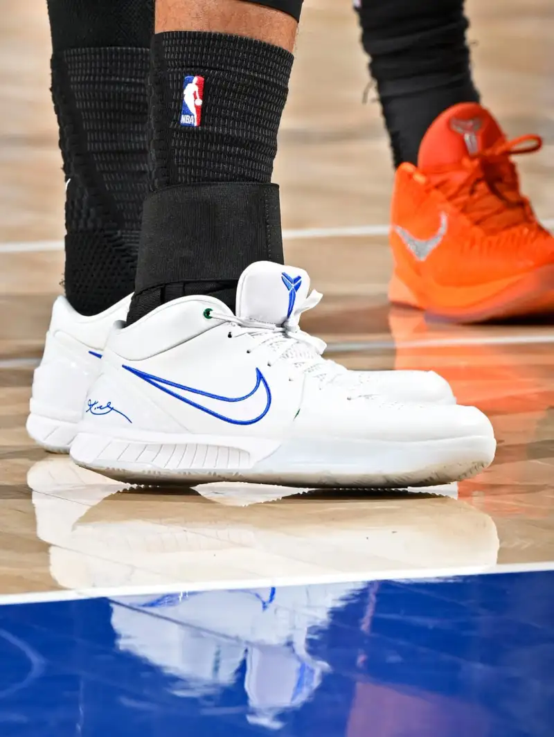 B体育官方网站-布伦森穿着Kobe4，砍下33分5篮板9助攻